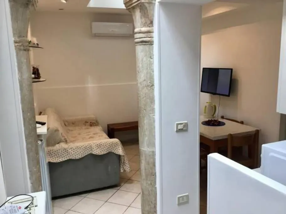 Apartment Close Guglie Bridge Venice Italy